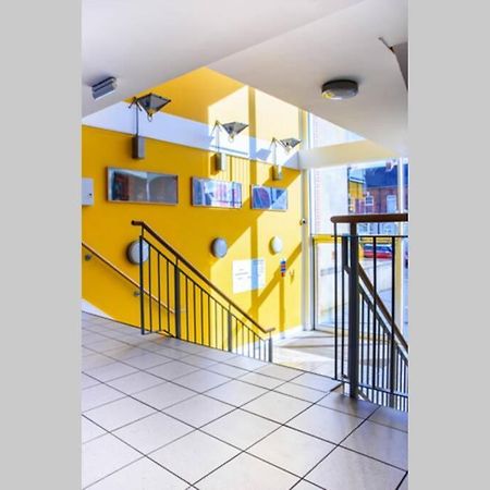 Luxury City Apartment Underground Parking 5* Белфаст Екстериор снимка